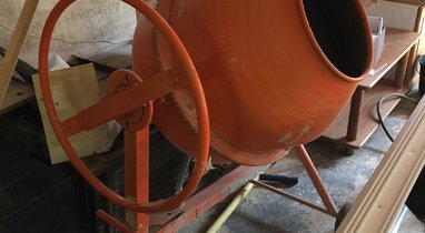 Electric cement mixer €100