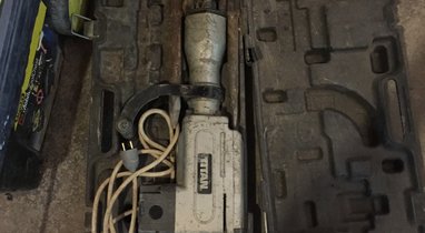 Rental hammer drill Titan 1700W, Englos