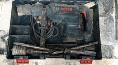 Rental hammer drill Bosch