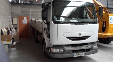 9 tonnes dump truck rental